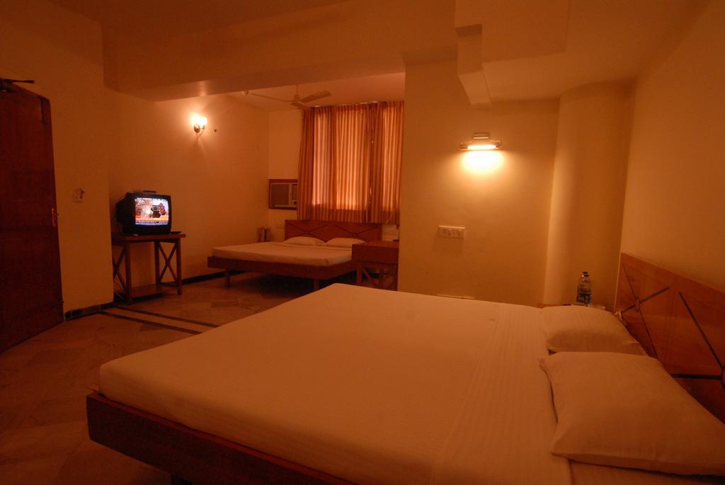 The Komfort Inn Чандігарх Номер фото